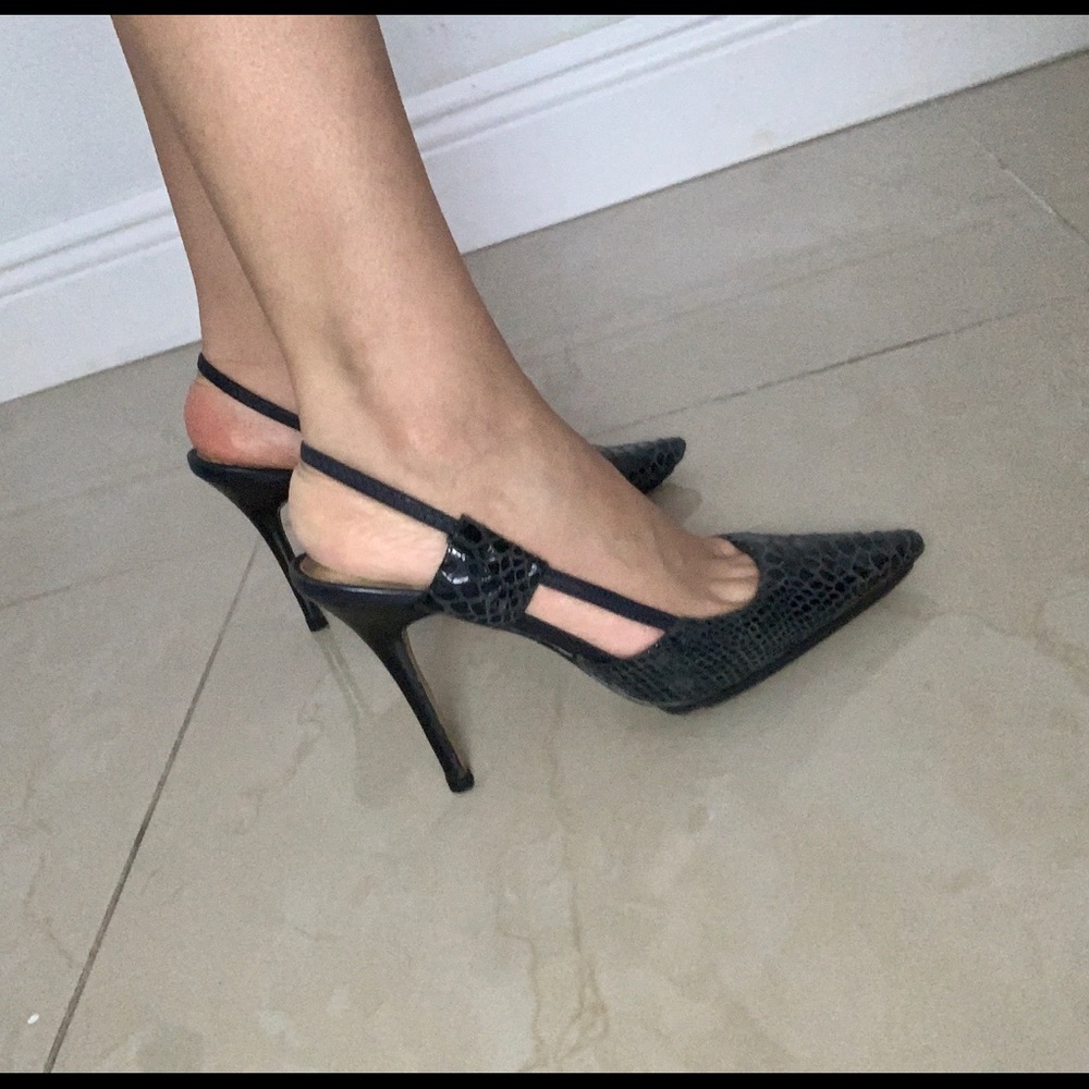 Michael Kors Navy pumps